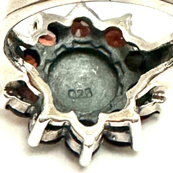 Garnet And Marcasite Cocktail Ring Size 8 Silver 925 Vintage - Picture 3 of 6